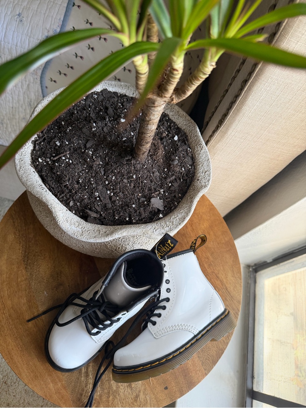 Dr. Martens Kids White Lace-Up Ankle Boots - Classic Combat Style
